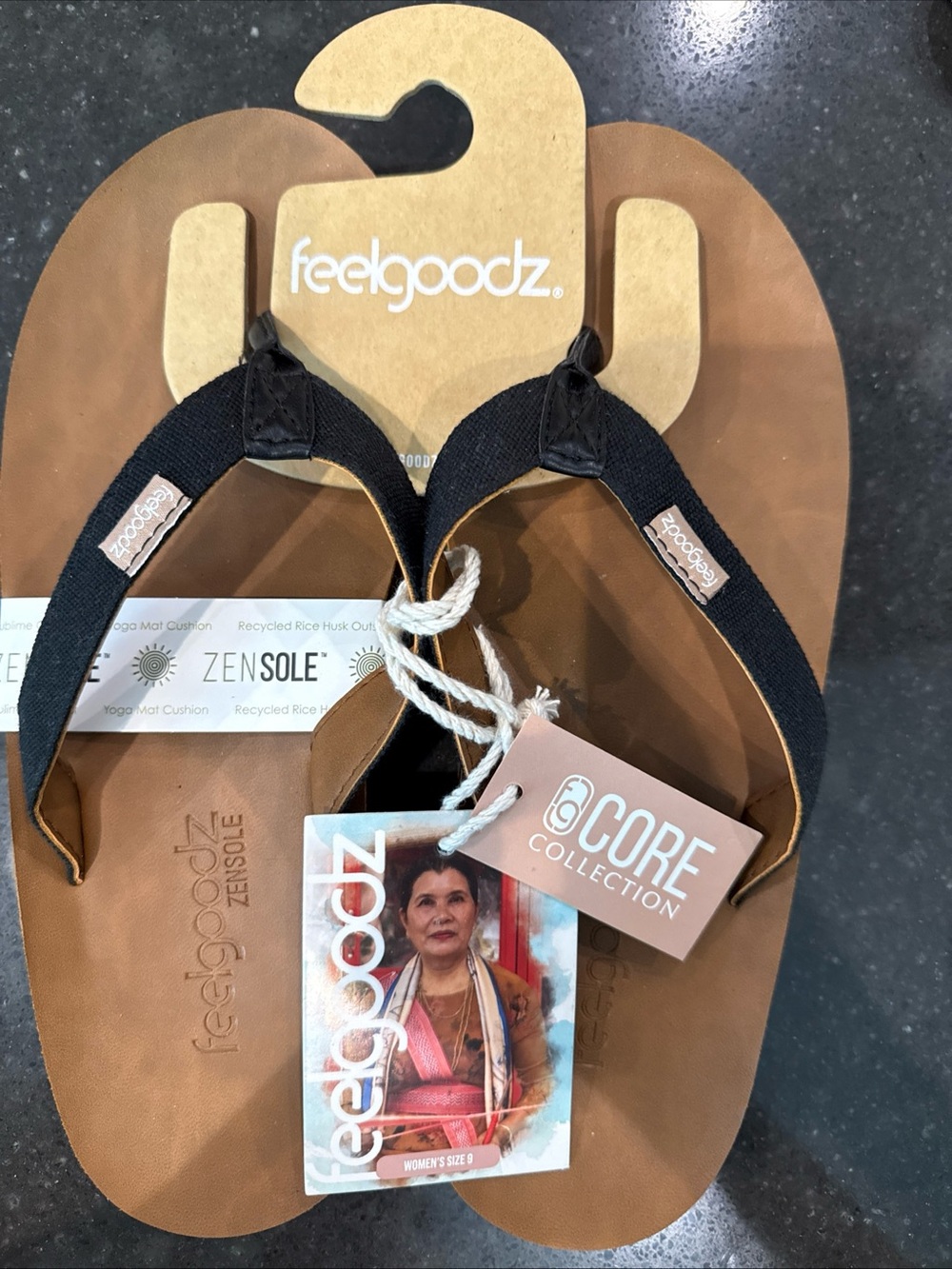 Feelgoodz Women's Black Strap Brown Footbed Sandals - Core Collection